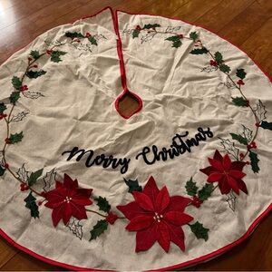 Christmas tree skirt poinsettia